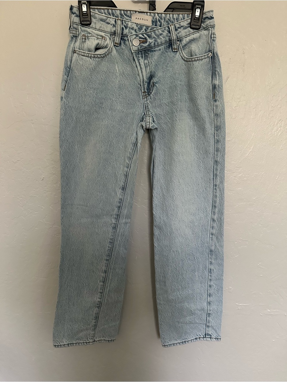 PacSun 90s Straight Leg Jeans 24 Crossover Waist Light Wash Denim Asymmetrical